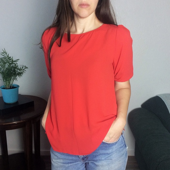 LOFT Tops - LOFT • NWT flowy red blouse